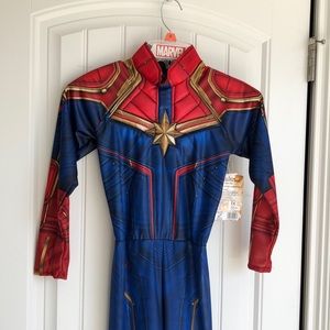 NWT Girls Captain Marvel Costume size small